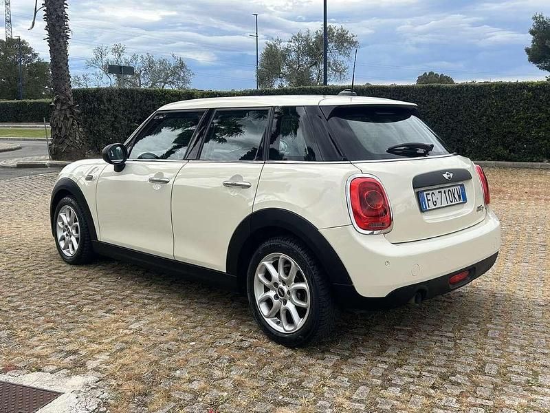Usata Mini One D Hype 95 CV (69 kW) 2017 Beige Utilitaria