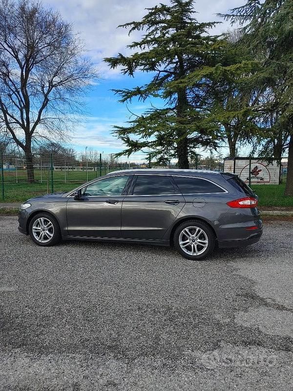 Usata Ford Mondeo 150 CV (110 kW) 2015 Grigio Station wagon
