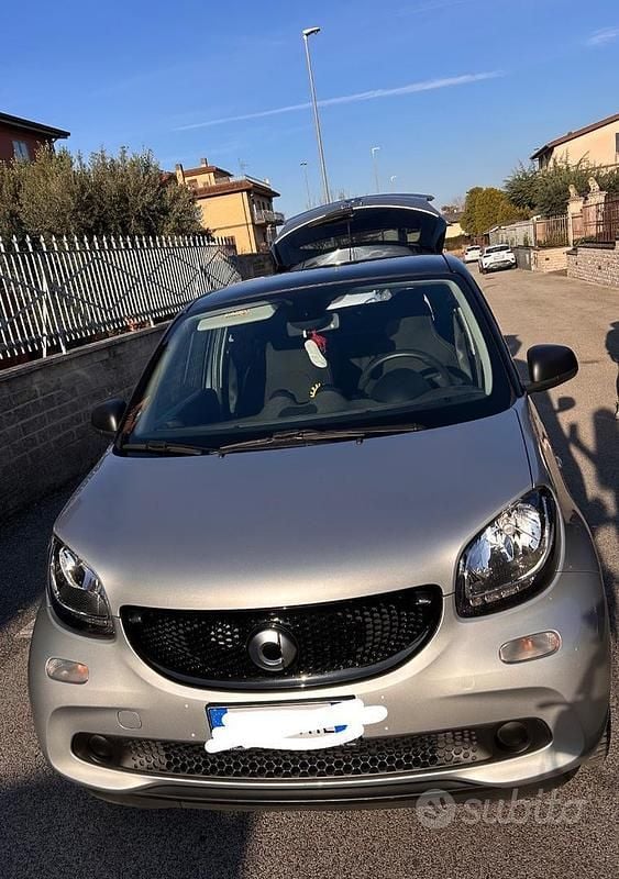 Usata Smart ForFour 75 CV (55 kW) 2019 Grigio Utilitaria