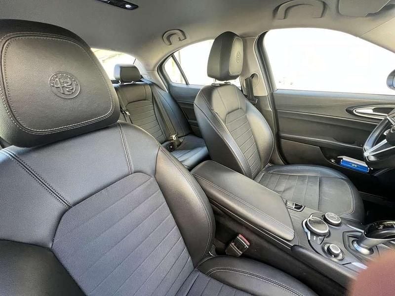 Usata Alfa Romeo Giulia Business 179 CV (131 kW) 2017 Berlina
