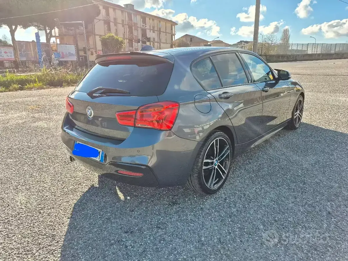 Usata BMW 118 Efficient Dynamics 150 CV (110 kW) 2019 Grigio Utilitaria