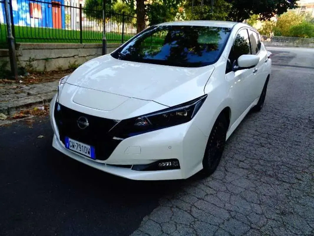 Usata Nissan Leaf N-Connecta 160 kW (218 CV) 2024 Bianco Utilitaria
