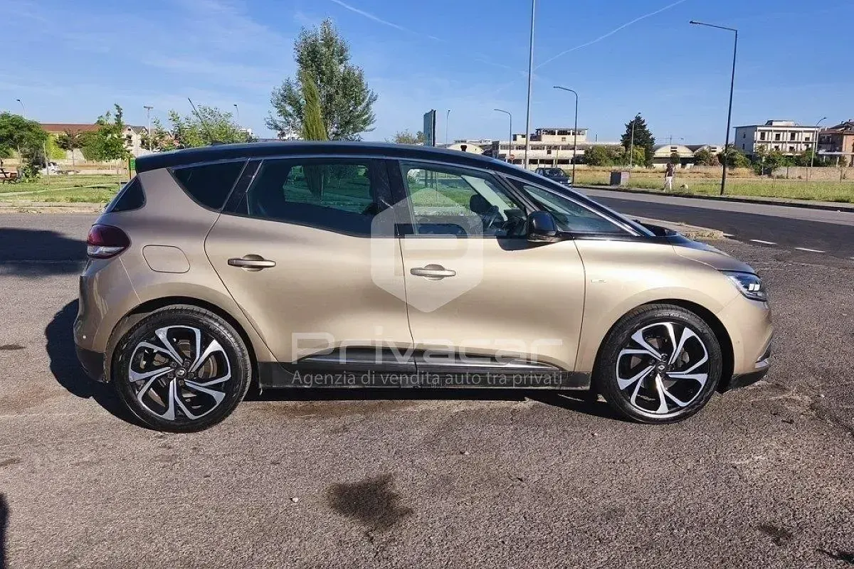 Usata Renault Scénic III Bose Edition 110 CV (80 kW) 2017 Marrone Monovolume