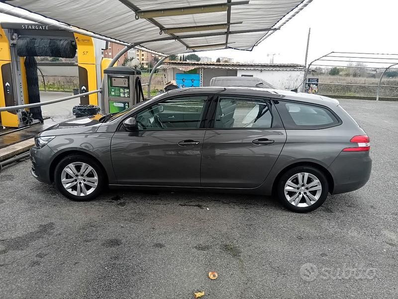 Usata Peugeot 308 131 CV (96 kW) 2021 Grigio Station wagon