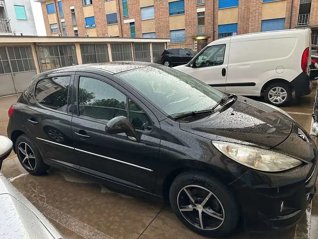 Usata Peugeot 207 88 CV (64 kW) 2010 Nero Berlina