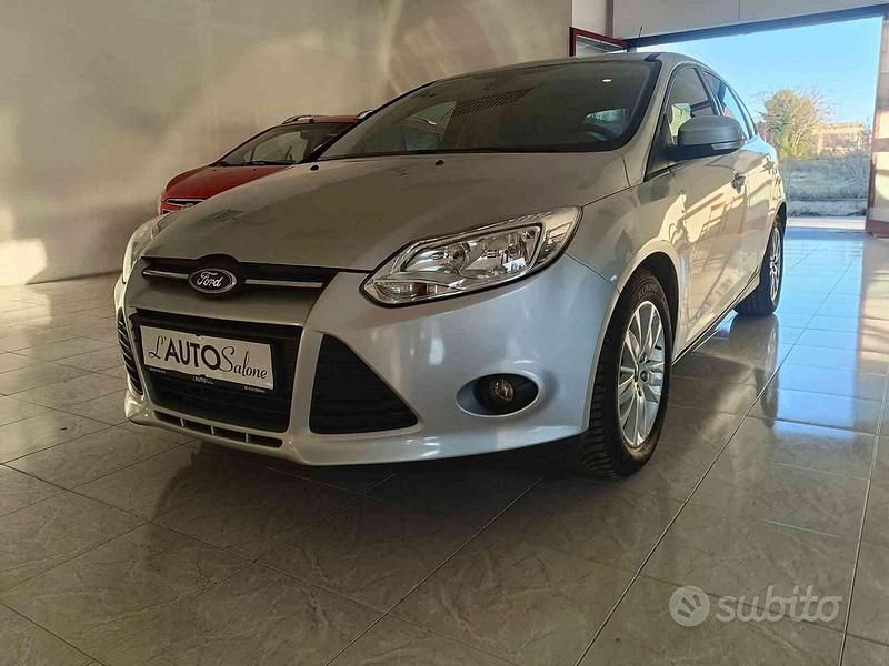 Usata Ford Focus 100 CV (73 kW) 2014 Argento Berlina
