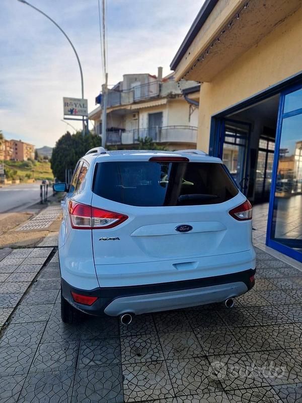 Usata Ford Kuga Business Edition 120 CV (88 kW) 2016 Bianco SUV