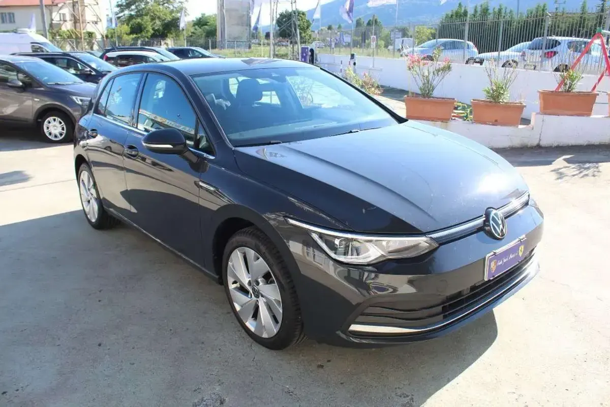 Usata VW Golf VIII Style 116 CV (85 kW) 2022 Grigio Berlina