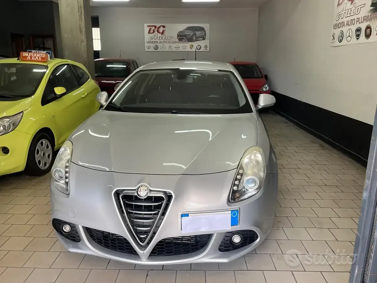 Usata Alfa Romeo Giulietta Distinctive 105 CV (77 kW) 2013 Grigio Utilitaria