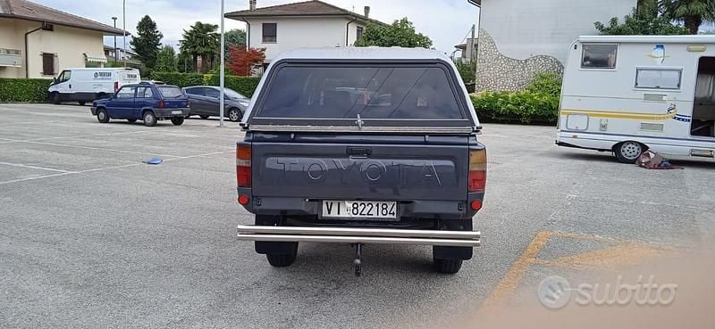 Usata Toyota HiLux 83 CV (61 kW) 1990 Verde Pick-up