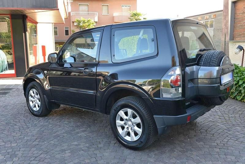 Usata Mitsubishi Pajero 190 CV (139 kW) 2018 Nero metallizzato SUV