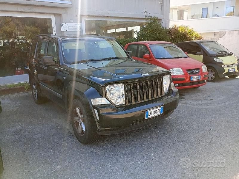 Usata Jeep Cherokee 200 CV (147 kW) 2011 Nero SUV