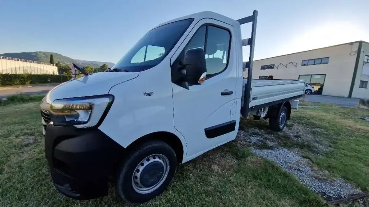 Usata Renault Master 145 CV (106 kW) 2022 Bianco Monovolume