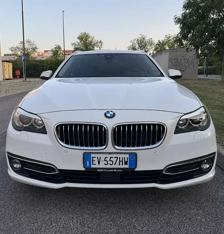 Usata BMW 530 Comfort Edition 258 CV (189 kW) 2014 Bianco Station wagon