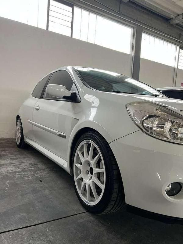 Usata Renault Clio III R.S. 200 CV (147 kW) 2008 Bianco Berlina