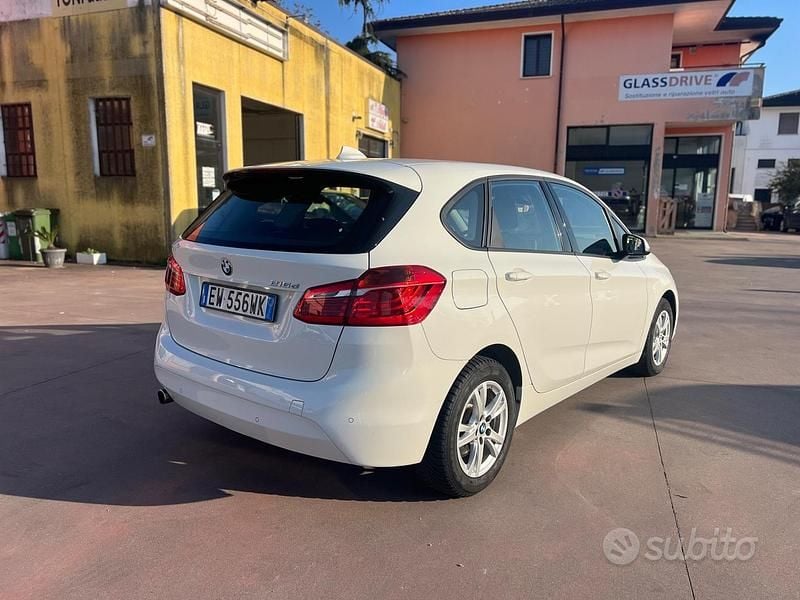 Usata BMW 216 Active Tourer Luxury Line 116 CV (85 kW) 2015 Bianco Monovolume