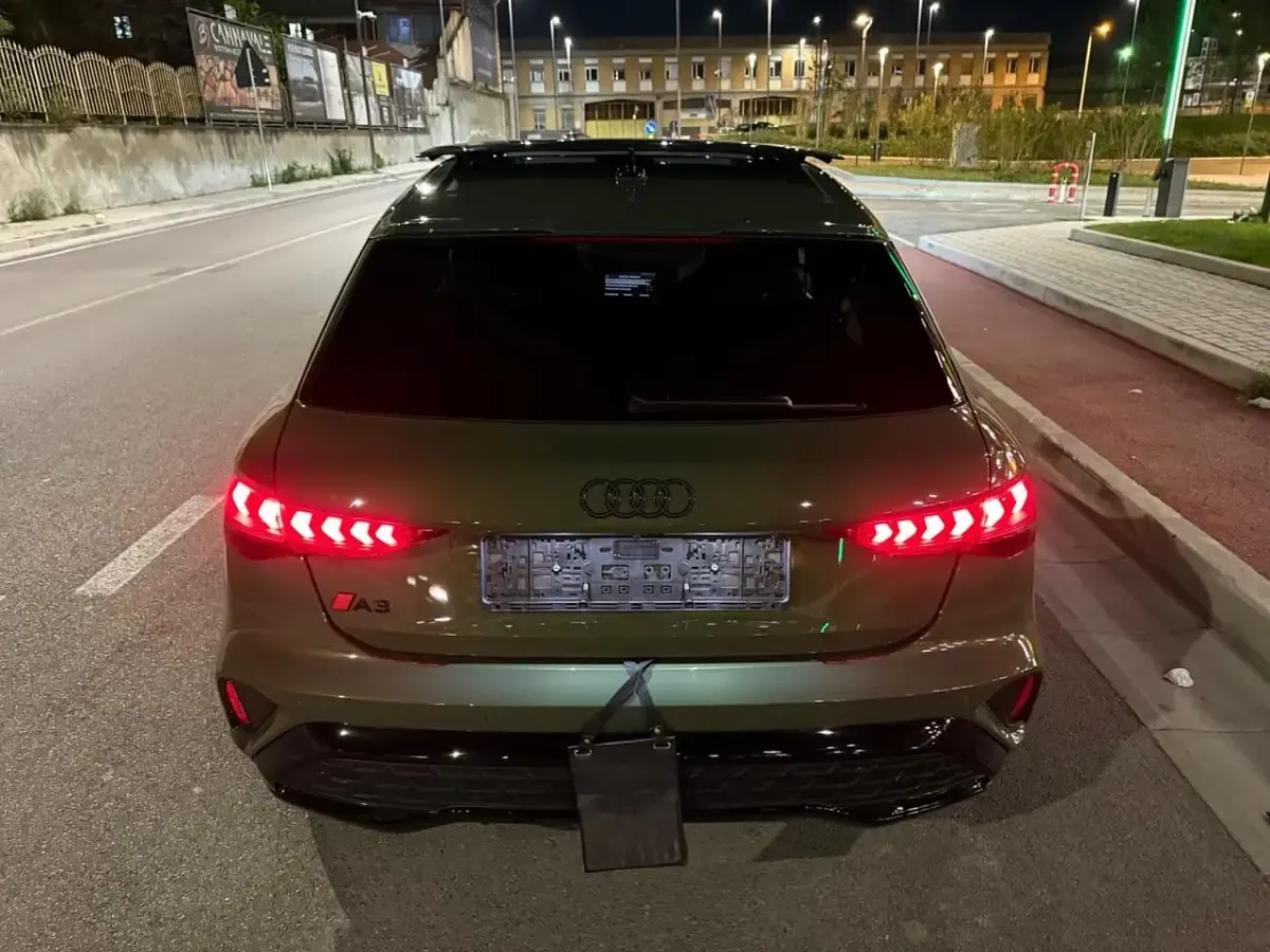 Nuova Audi A3 S-Line 149 CV (109 kW) 2026 Verde Berlina