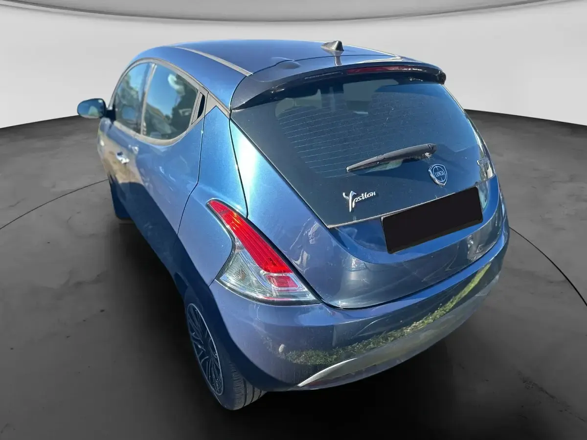 Usata Lancia Ypsilon Silver 70 CV (51 kW) 2023 Blu Utilitaria