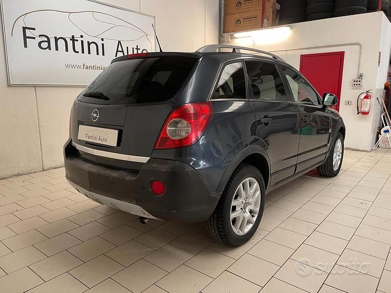Usata Opel Antara Edition 140 CV (102 kW) 2009 Grigio SUV