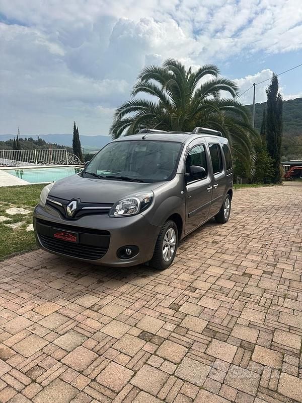 Usata Renault Kangoo LIMITED 90 CV (66 kW) 2017 Grigio Monovolume