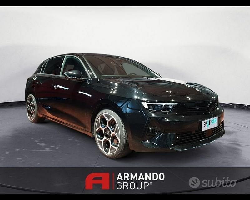 Usata Opel Astra Ultimate 131 CV (96 kW) 2024 Nero Berlina