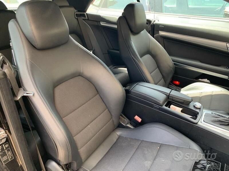 Usata Mercedes E200 Avantgarde 184 CV (135 kW) 2010 Nero Cabrio