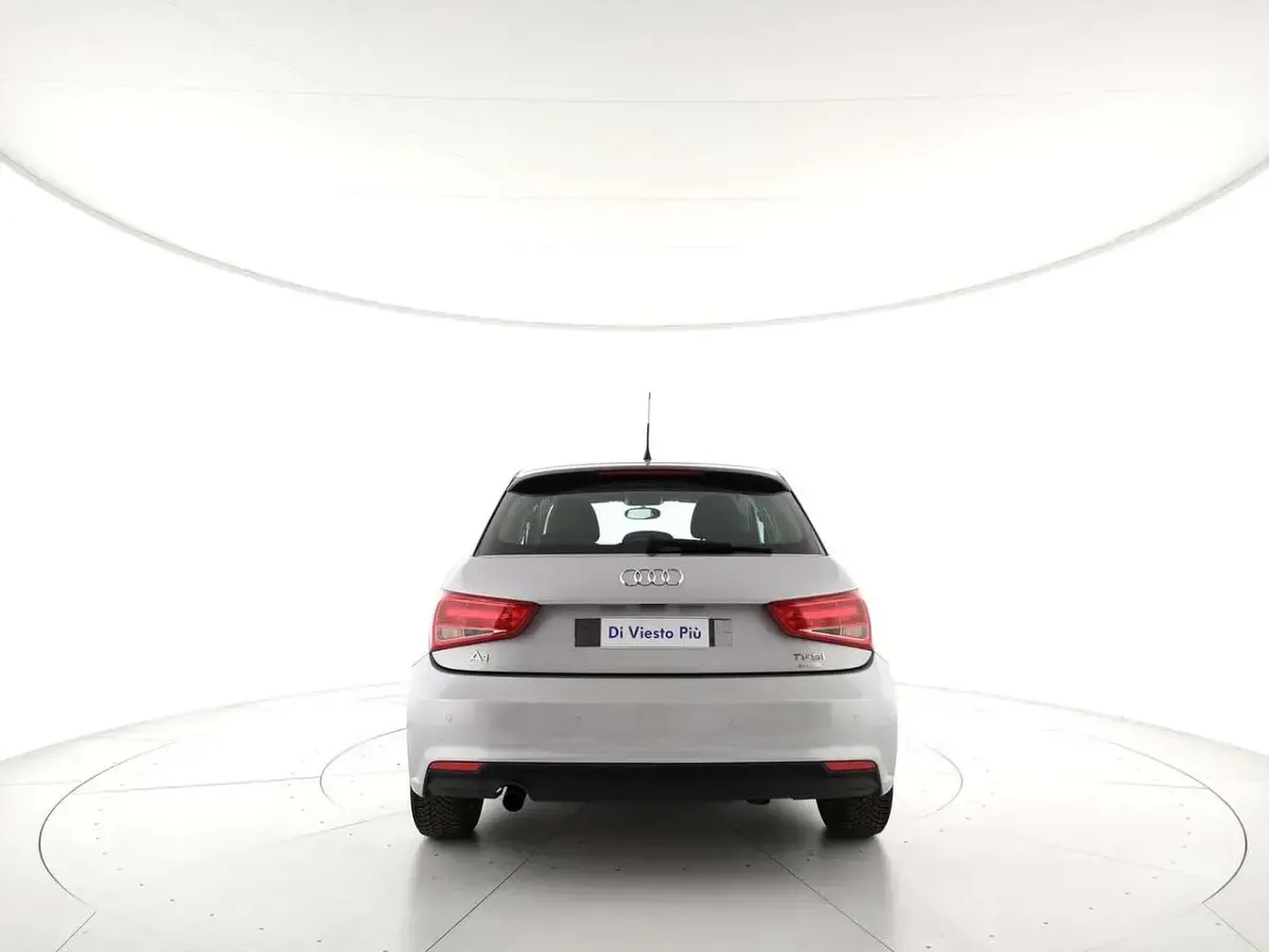 Usata Audi A1 Sportback 95 CV (69 kW) 2016 Argento metallizzato Utilitaria