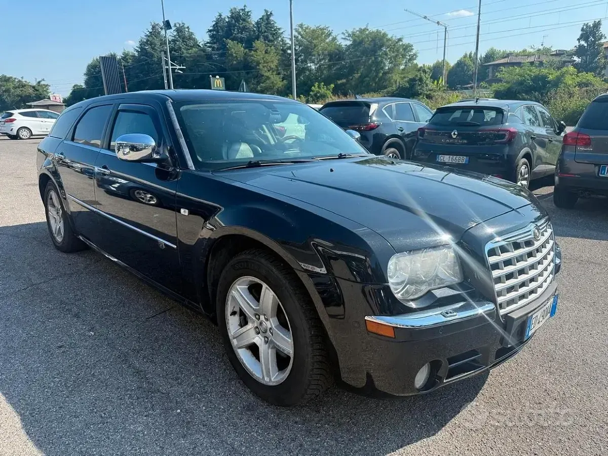 Usata Chrysler 300C Touring 218 CV (160 kW) 2010 Nero Station wagon
