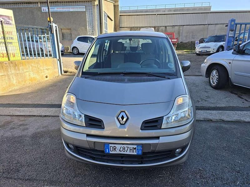 Grigio Usata 2008 Renault Modus Dynamique Monovolume | 2800 € (Buon prezzo) - Immagine 1/4