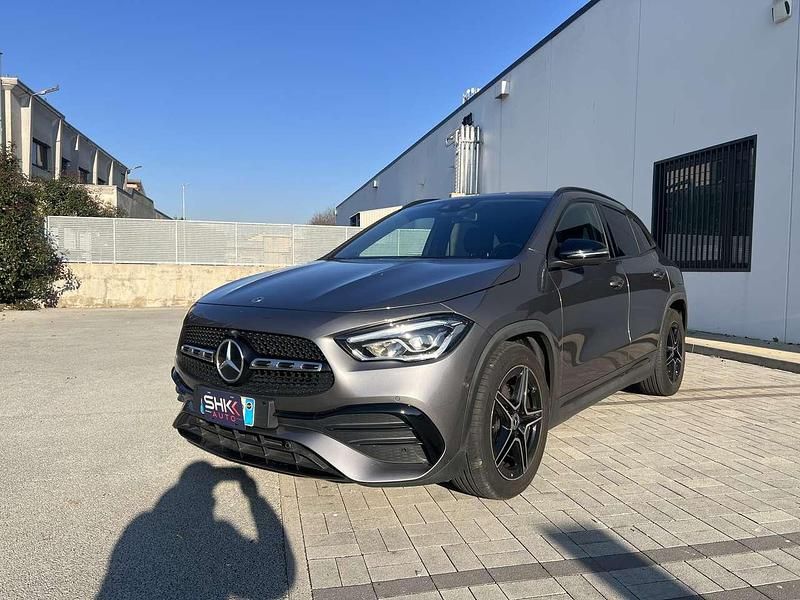 Usata Mercedes GLA200 Premium 150 CV (110 kW) 2021 Grigio SUV