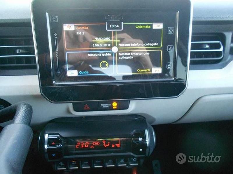 Usata Suzuki Ignis 90 CV (66 kW) 2019 Bianco pastello Berlina