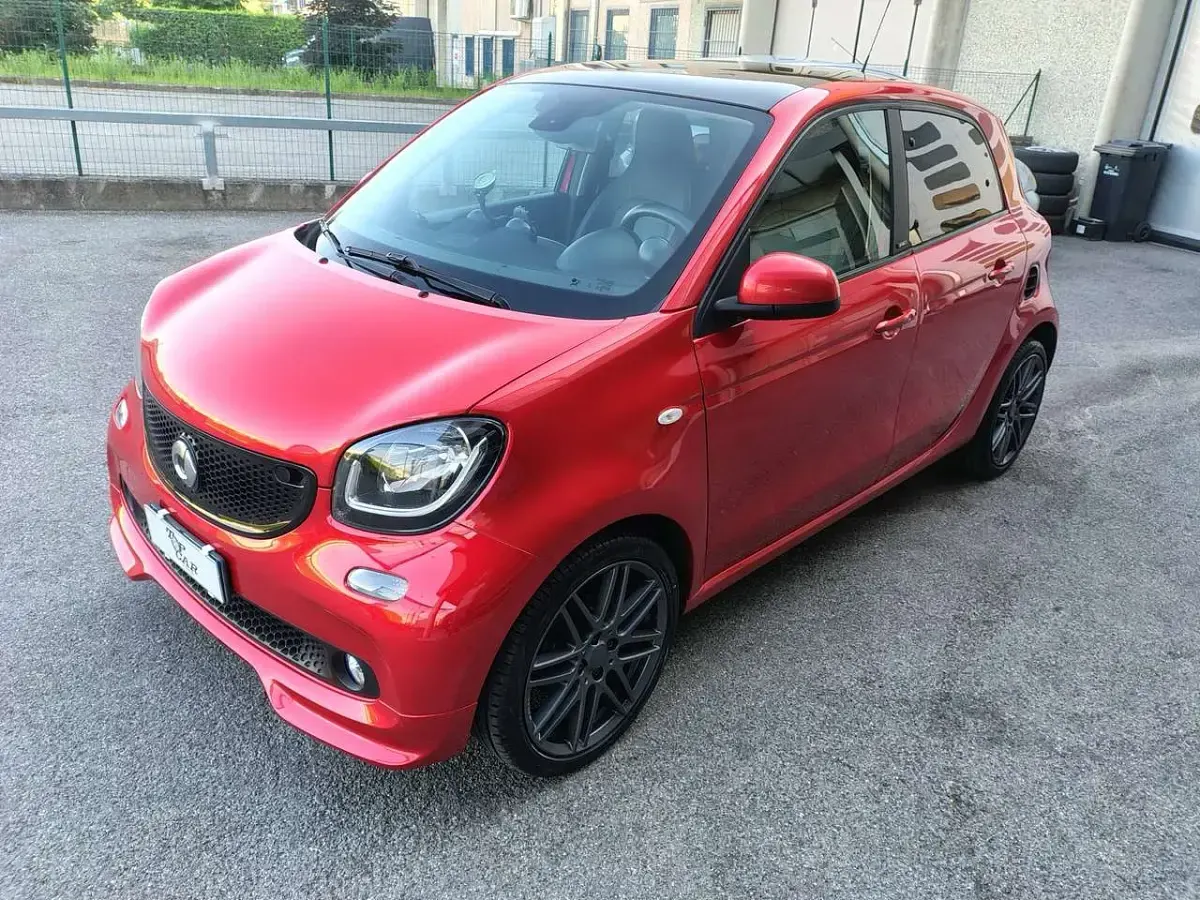 Usata Smart ForFour Brabus 90 CV (66 kW) 2018 Rosso Utilitaria