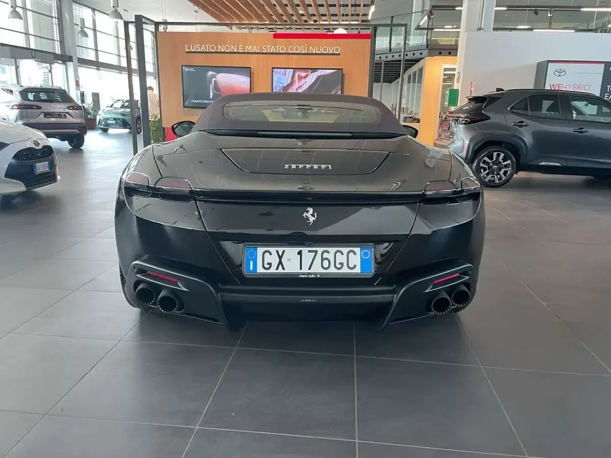Usata Ferrari Roma 620 CV (456 kW) 2025 Nero Cabrio