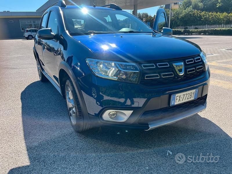 Usata Dacia Sandero Stepway 75 CV (55 kW) 2019 Blu Berlina