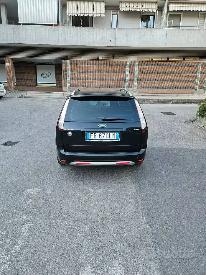Usata Ford Focus Titanium 109 CV (80 kW) 2010 Nero Station wagon