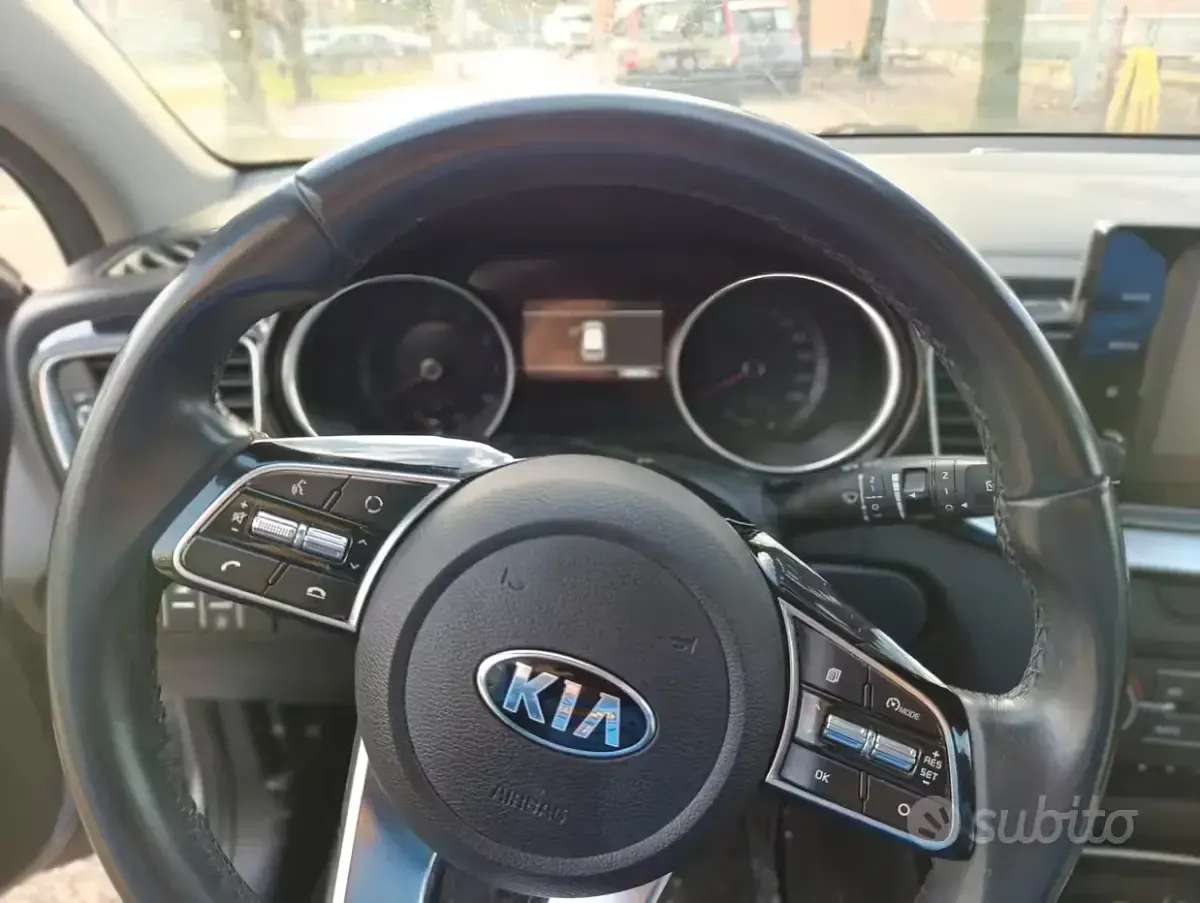Usata Kia XCeed Style 120 CV (88 kW) 2019 Grigio SUV