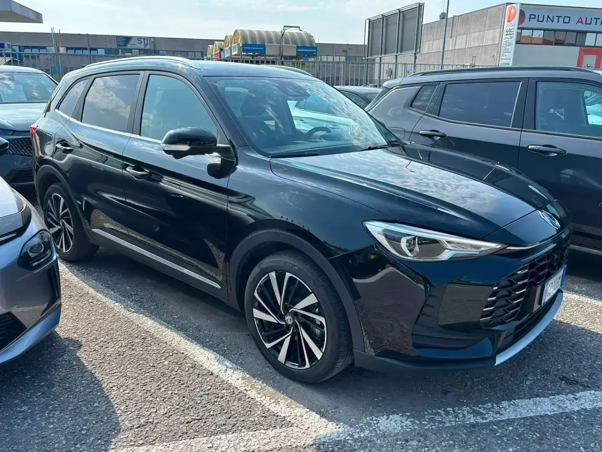 Usata MG ZS Luxury 102 CV (75 kW) 2025 Nero SUV