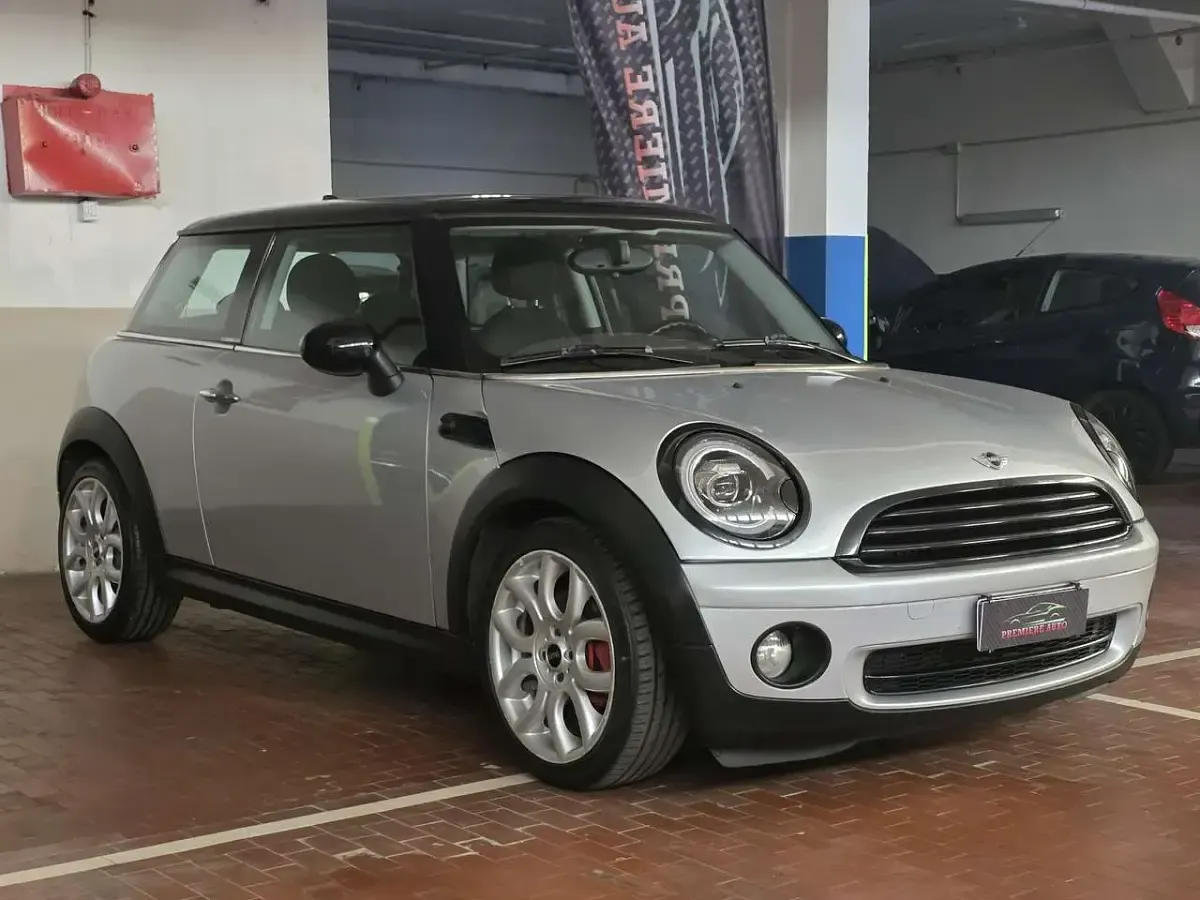 Usata Mini Cooper Pepper 120 CV (88 kW) 2009 Argento Utilitaria