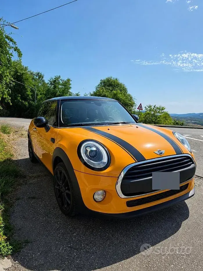 Usata Mini Cooper D 116 CV (85 kW) 2015 Giallo Utilitaria