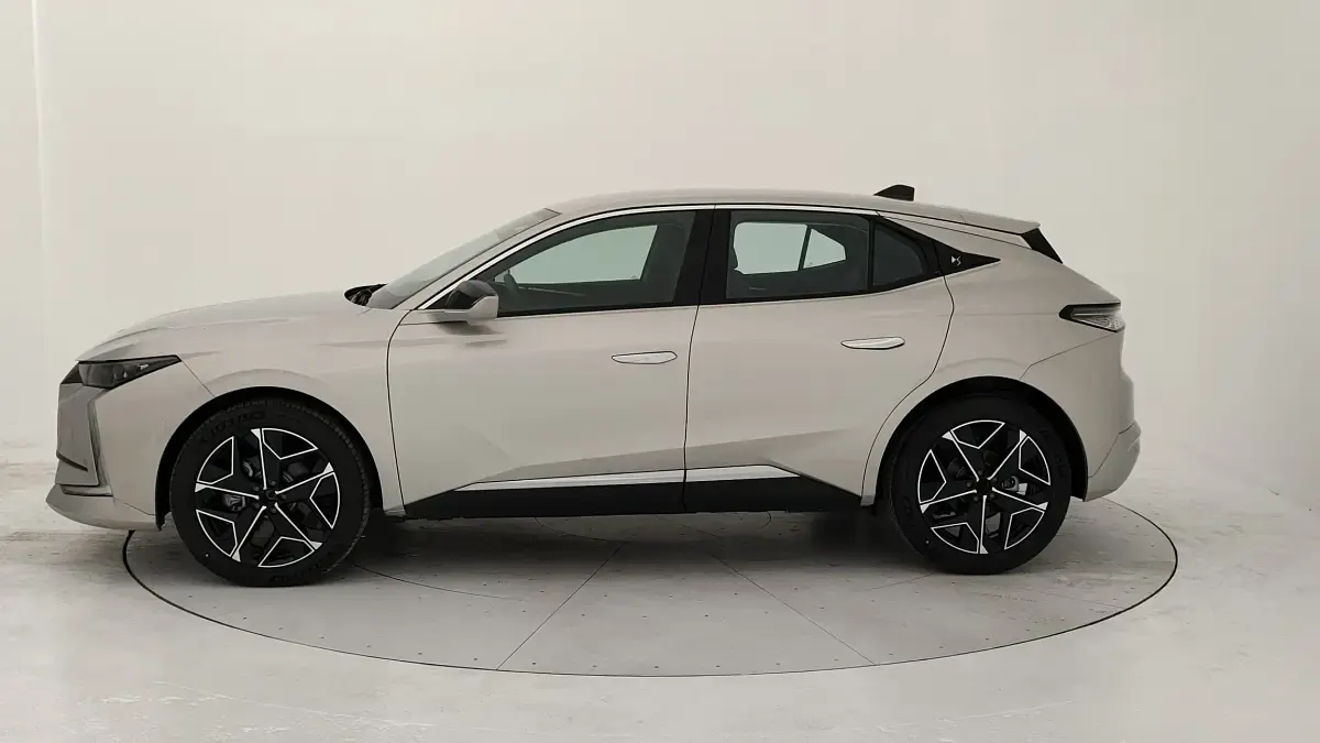 Nuova DS Automobiles DS4 131 CV (96 kW) 2025 Grigio cristallo Berlina
