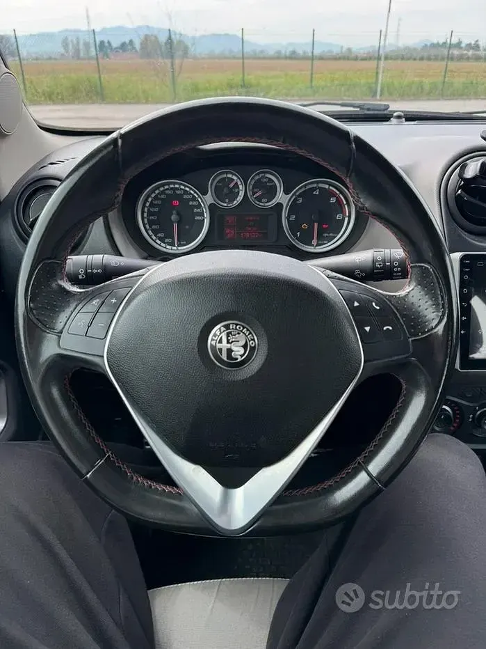 Usata Alfa Romeo MiTo Distinctive 95 CV (69 kW) 2015 Nero Utilitaria