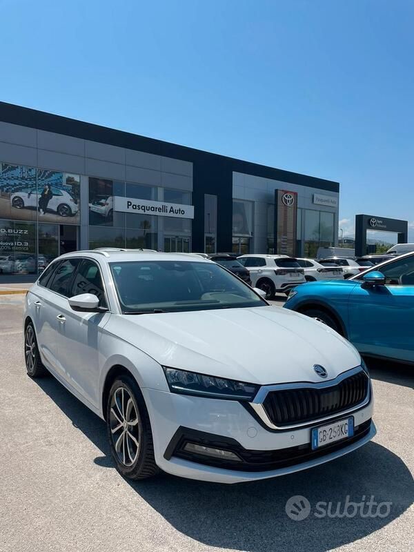 Usata Skoda Octavia 131 CV (96 kW) 2021 Bianco Station wagon