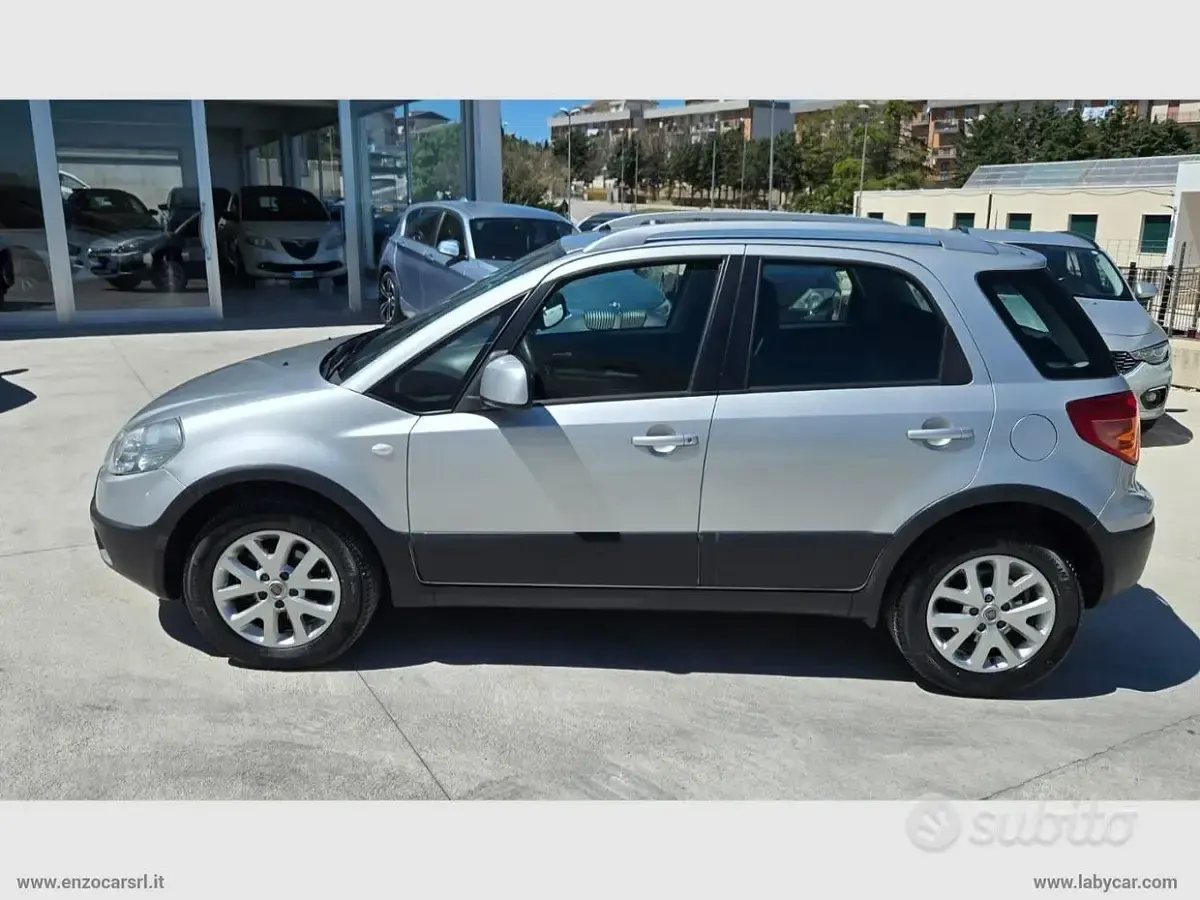 Begagnad Fiat Sedici Emotion 136 HK (100 kW) 2010 Silver SUV