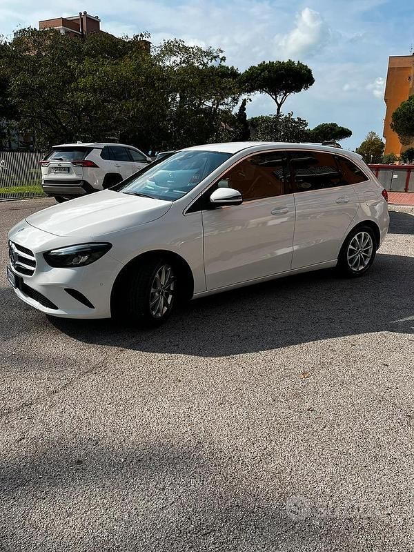 Usata Mercedes 220 2020 Bianco Berlina