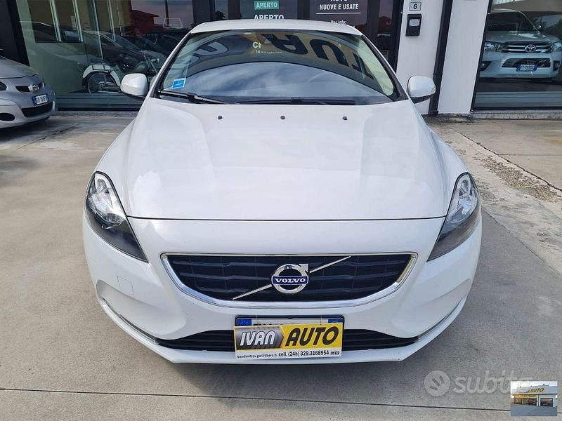 Usata Volvo V40 R-Design 116 CV (85 kW) 2014 Bianco Station wagon