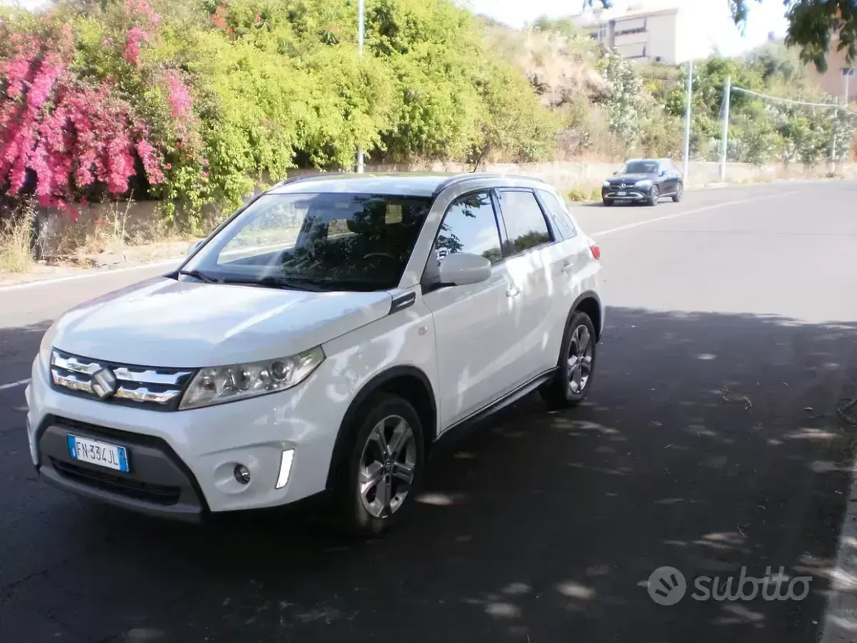 Usata Suzuki Vitara 120 CV (88 kW) 2018 Bianco SUV