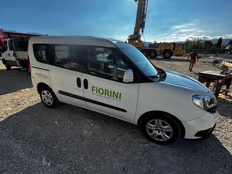 Usata Fiat Doblò Easy 105 CV (77 kW) 2017 Bianco Monovolume