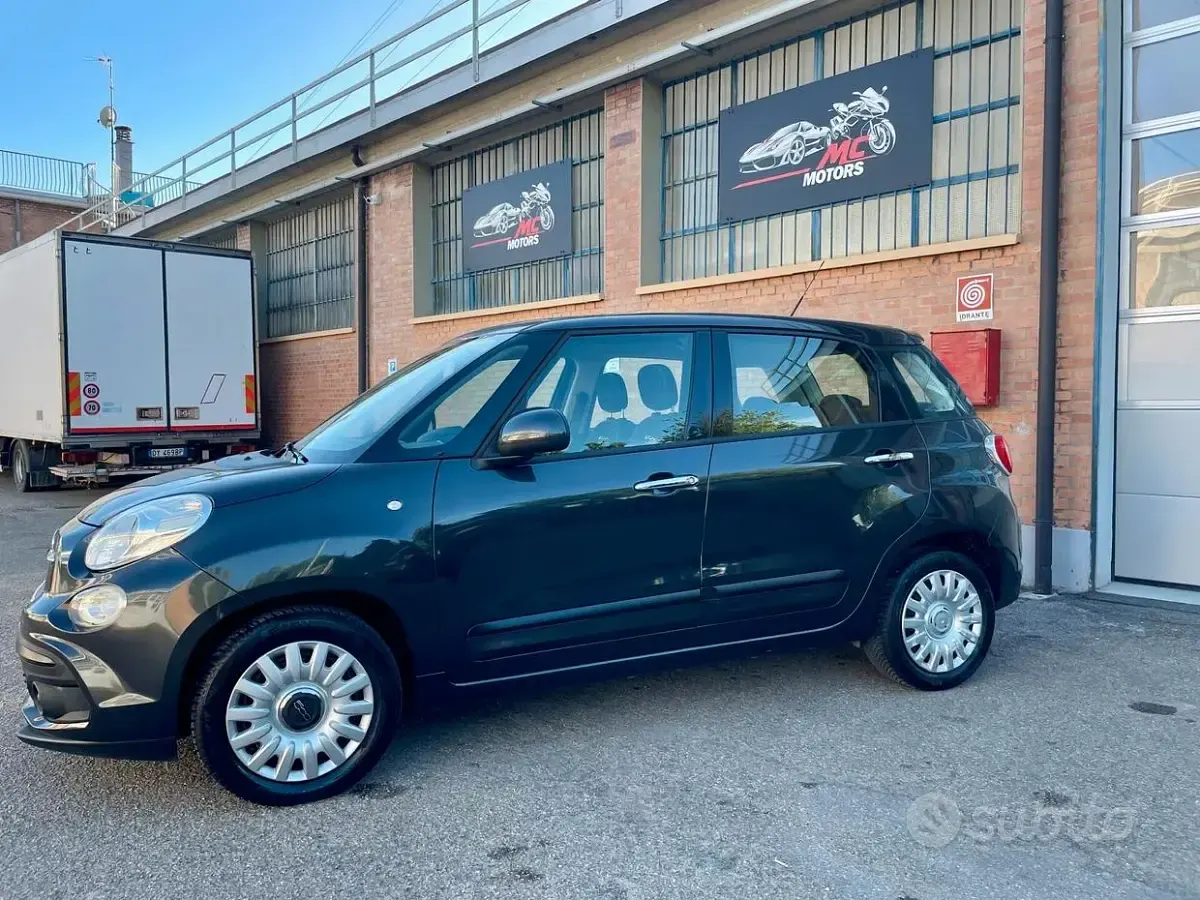 Usata Fiat 500L Lounge 120 CV (88 kW) 2018 Full grey Monovolume
