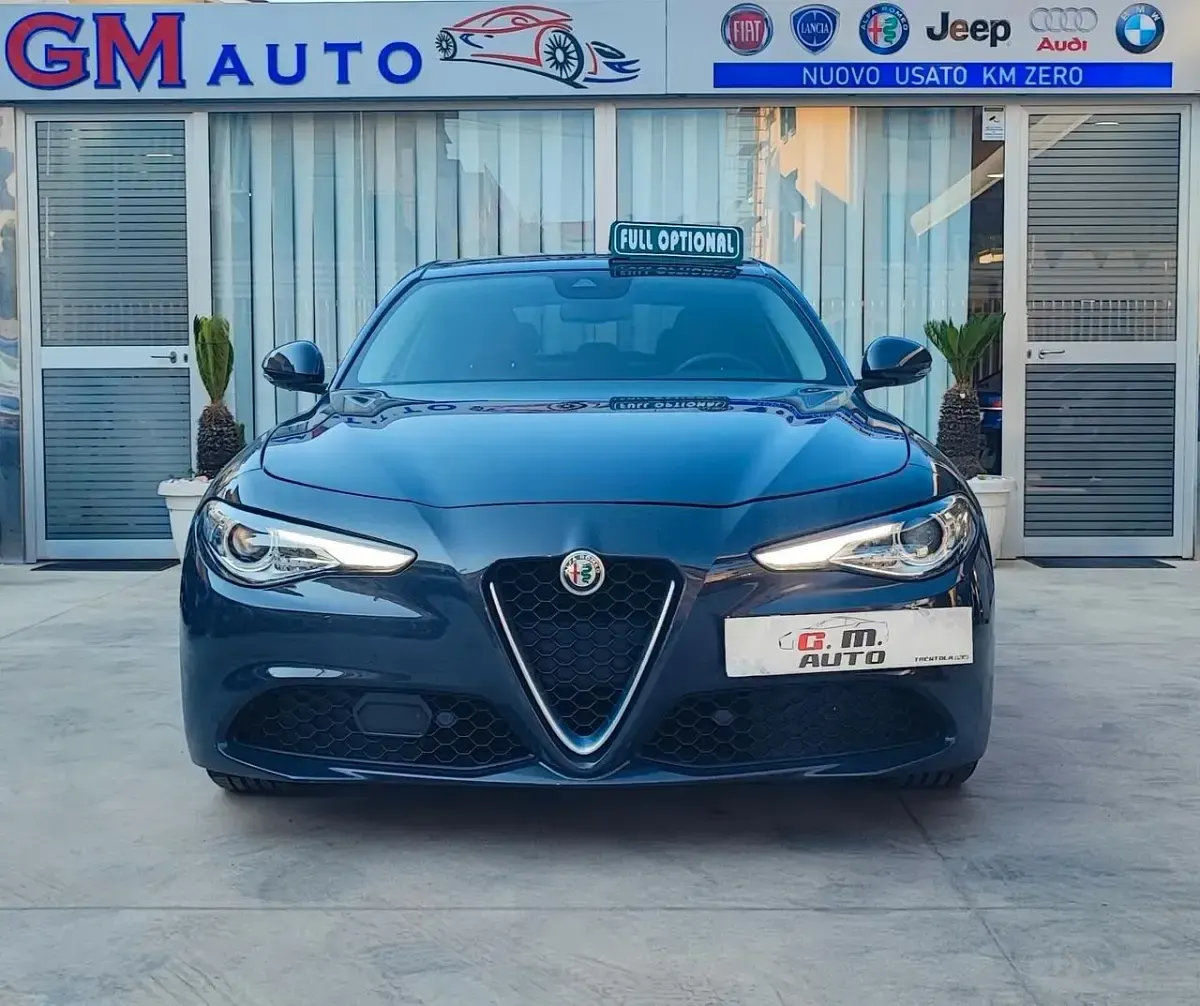 Usata Alfa Romeo Giulia Super 150 CV (110 kW) 2017 Grigio Berlina