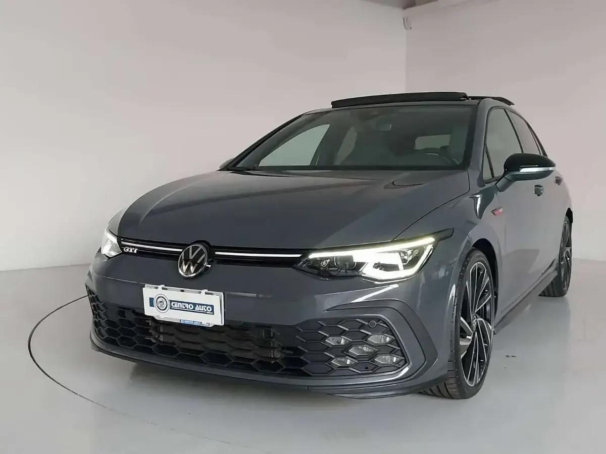 Usata VW Golf VIII GTI 245 CV (180 kW) 2024 Nero met. Berlina